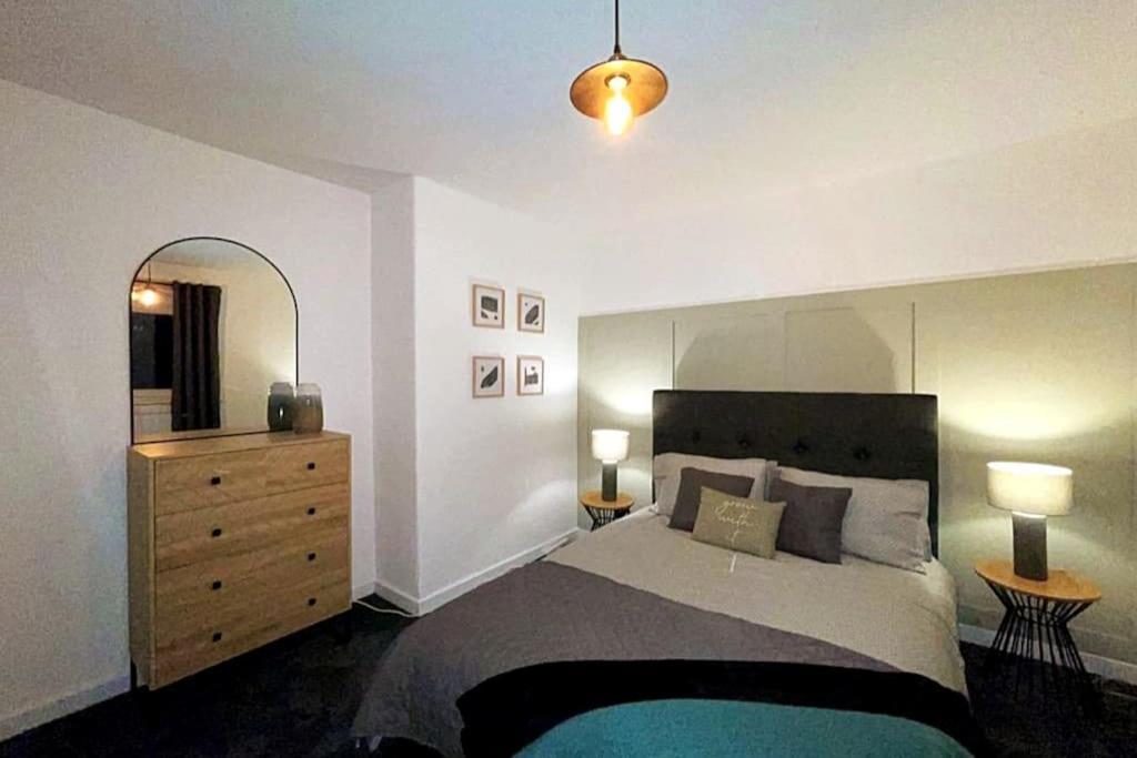 New Boutique 3 Bedroom Apartment In Hamilton Extérieur photo