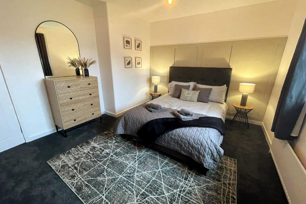 New Boutique 3 Bedroom Apartment In Hamilton Extérieur photo