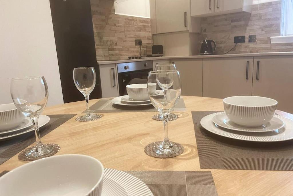 New Boutique 3 Bedroom Apartment In Hamilton Extérieur photo